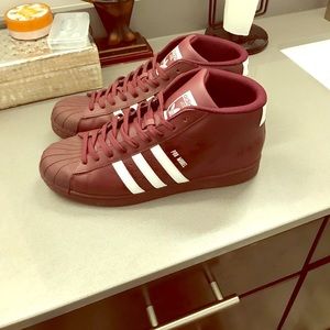 Burgundy Hi top adidas